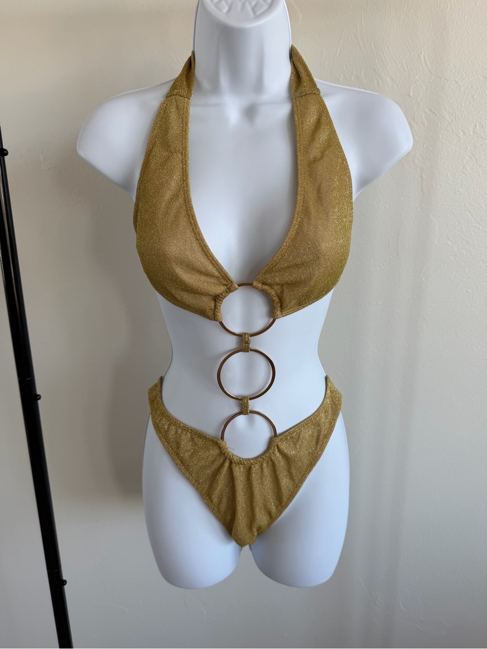 PrettyLittleThing - Gold Glitter Trim Cut Out Swimsuit